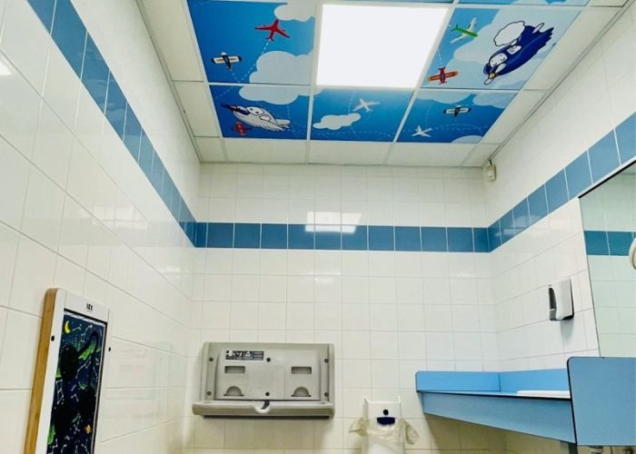 Aménager des toilettes accueillantes pour les familles et les enfants