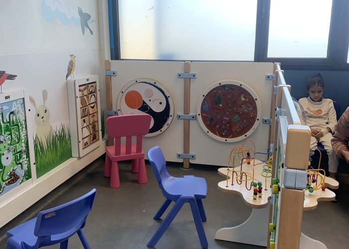 Mobilier pour salle d’attente : bonnes pratiques pour un accueil réussi des familles  